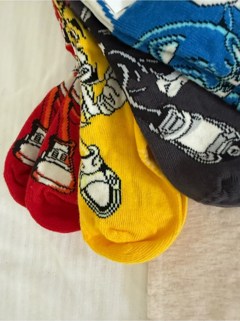 New boys Sz 7.5 Sonic the Hedgehog shoes, shirt, socks